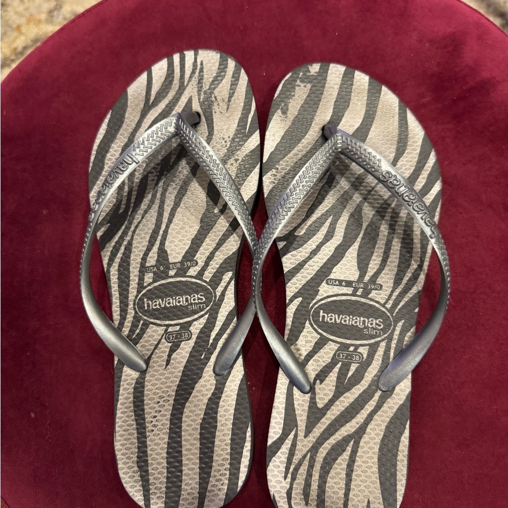 Havaianas Black and Gray Animal Print Flip Flops